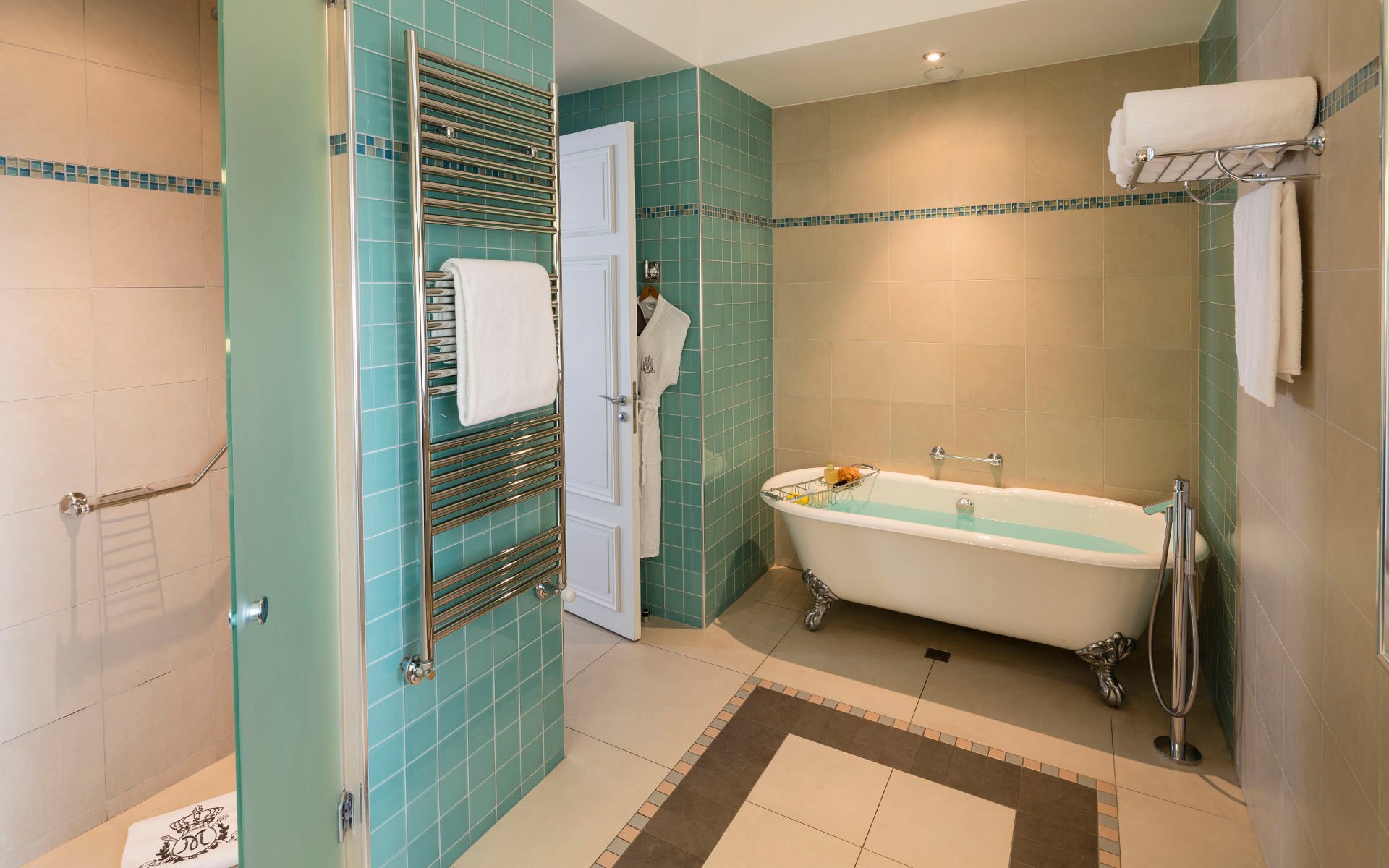 Majestic Hotel-Spa Champs-Elysées Prestige Suite Bathroom